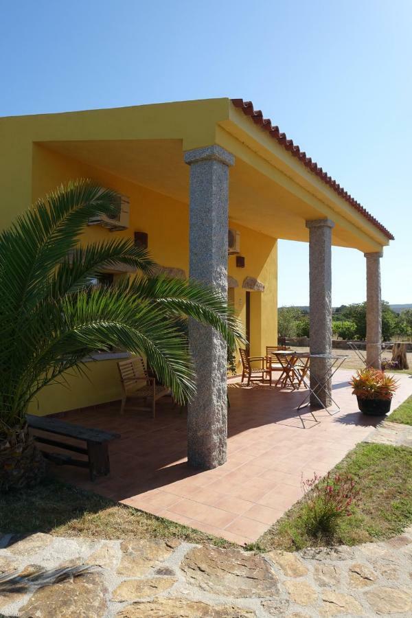 Agriturismo Campesi Casale Tra Le Vigne Aglientu Exterior foto